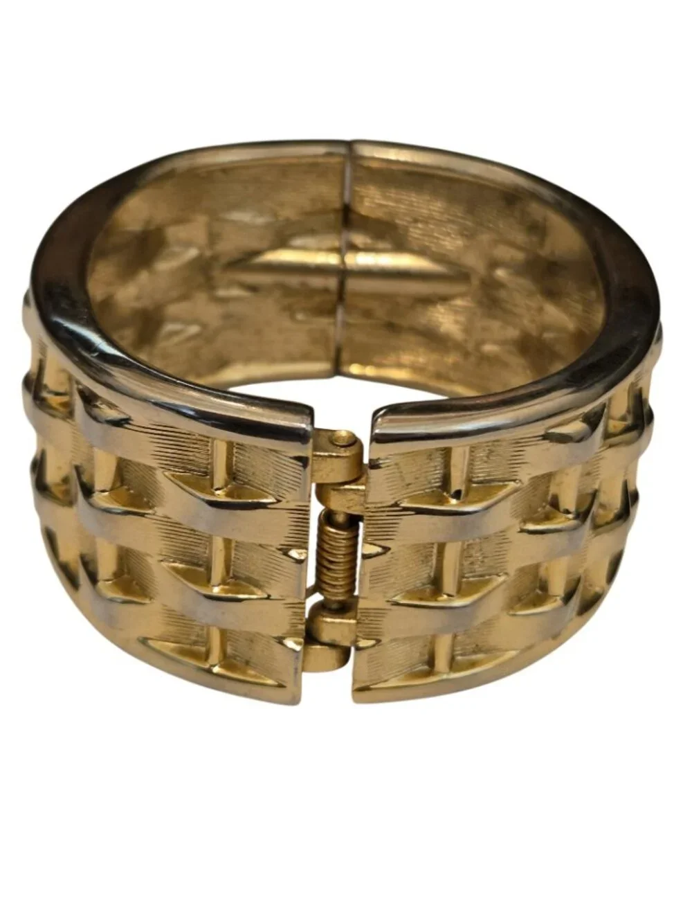 Gold Tone Oval Basket Weave Hinged 7